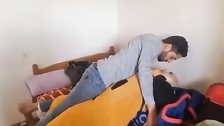 ابن يدخل على أمه وهي نايمة - سكس مصري