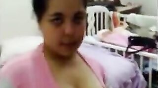 نيك الخدامة القصيرة المصرية في الشغل - سكس مصري