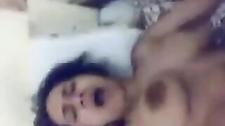 المراهقة المصرية الشرموطة السمراء - سكس مصري