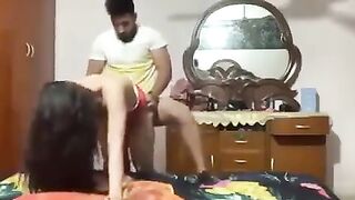 مزه جامدة أوي فى غرفة النوم مع شاب مراهق عراقي - سكس عربي عراقي