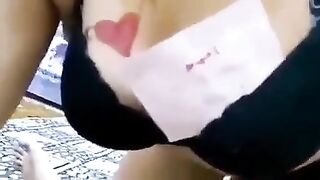 كحبة تصور فيديو للمتابعين وتقولهم راح اساعد كل واحد يريح نفسه - سكس عراقي عربي