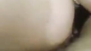 لبوه عراقية مش مستحمله وبتقوله كفايه وهو ولا معبرها - سكس عراقي