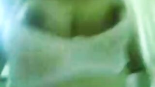 عراقية مع عشيقها اللي بتحبه تسلم له نفسها وتخليه ينيكها في الطيز - سكس عراقي