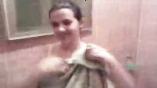 دنيا سميرغانم فيلم إباحي نادر يظهر كسها وطيزها وبزازها - سكس مصري مشاهير