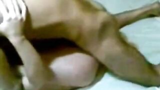 فضيحة الفنانة السورية نانا في السرير مع شاب بينيكها - سكس مشاهير عرب سوري