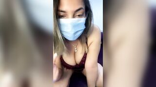 مصرية شرموطة بقميص نوم أحمر بتنيك نفسها وتقول كسي سخن اوي مين عاوز ييجي يفشخني - سكس تانجو لايف عربي