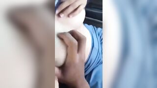 شاب واخد واحده في العربيه هاريها نيك - سكس عربي في السياره