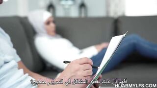 إغراء في العيادة - الدكتور والزوجة المحجبة - سكس مترجم عربي