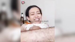 قحبة مصرية تتناك في طيزها وتقوله رأيها في نيك الطيز - سكس مصري