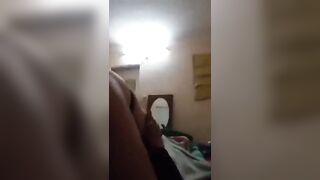 بتقوله صورني يا كوكو وبتقعد على زبره - سكس مصري