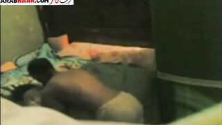 شاب مصري صعيدي ينيك محجبة ويفشخها ويصورها - سكس مصري