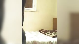 شاب مصري جايب حبيبته البيت ويقلها هدومها وينكها في طيزها ويصورها من غير ما تعرف - سكس مصري