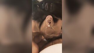 القحبة نايله المصرية ام بزاز كبيره تمص الزبر بشهوة ومتعة وتشرب حليبه - سكس مص زب