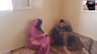 بتخون زوجها مع بتاع الأنابيب - فيلم سكس مصري من دون نيك