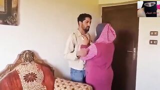 بتخون زوجها مع بتاع الأنابيب - فيلم سكس مصري من دون نيك