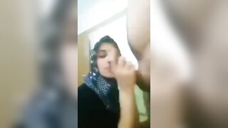 محجبة مصريه هايجه علي بلع الزب - سكس مص زب مصري