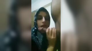 محجبة مصريه هايجه علي بلع الزب - سكس مص زب مصري