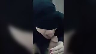 لبوة مصرية منقبة بتتناك من عنتيل في كسها - سكس مصري مسرب