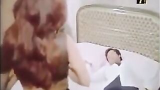 حسين فهمي مع نجوى فؤاد - سكس مصري