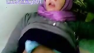 شاب مصري فاشخ بنت خاله المراهقه المحجبه - سكس مصري