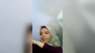 انت بتعمل ايه يا ابن المتناكه - سكس مصري