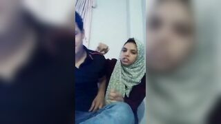 انت بتعمل ايه يا ابن المتناكه - سكس مصري