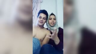 انت بتعمل ايه يا ابن المتناكه - سكس مصري