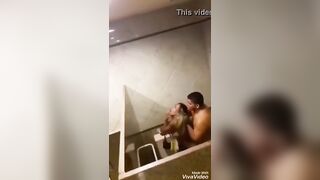 فضيحة نيك مودة الادهم وهى تتناك صاحبها في الحمام - سكس عربي مصري